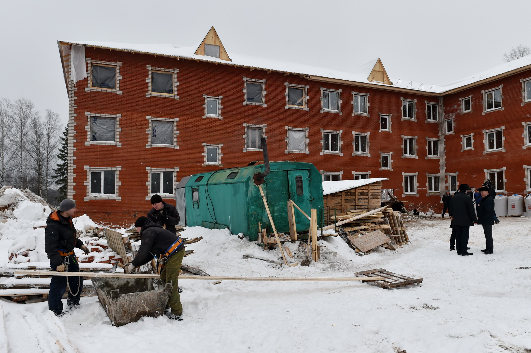 День.org - Глава Удмуртии потребовал наказать виновных в срыве сроков ввода  жилья, построенного взамен ветхого