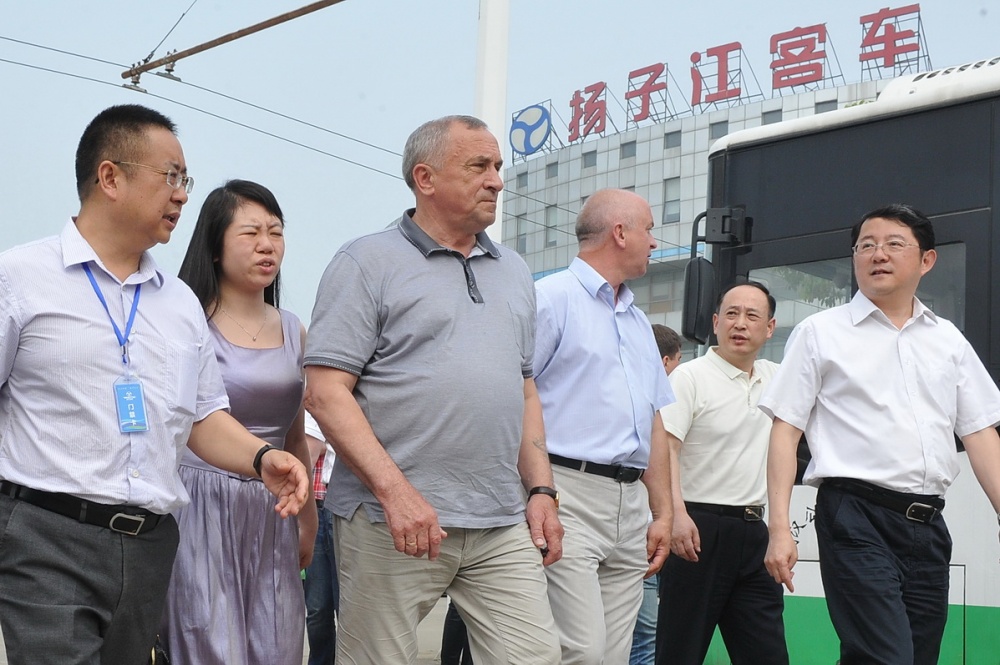 Александр Соловьев во время визита в КНР в мае. Фото: udmurt.ru