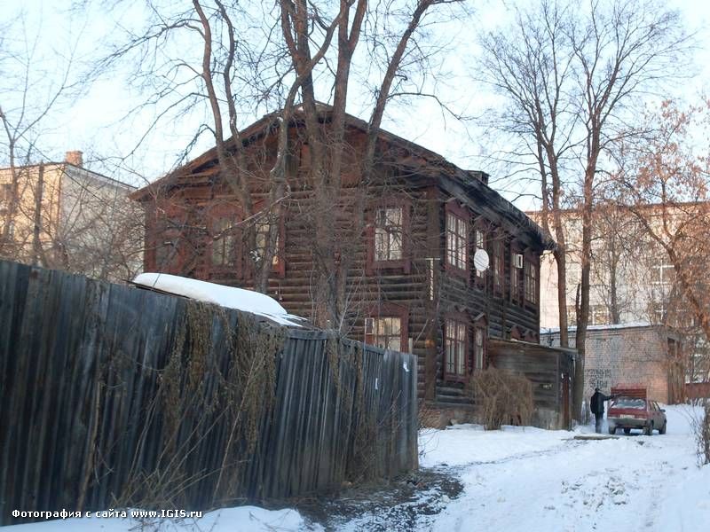 Один из домов по адресу: ул. В. Сивкова, 182а, за «исчезновение» которого теперь надо заплатить обслуживающей организации в четыре раза дороже. Фото: IGIS 