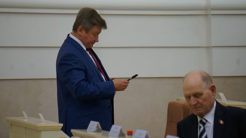 Руководитель администрации главы и правительства УР Андрей Гальцин в поисках нового места работы. Фото: «ДЕНЬ.org»