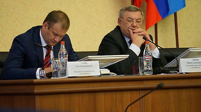 Председатель гордумы Олег Гарин и глава Ижевска Юрий Тюрин. Фото: ДЕНЬ.org 