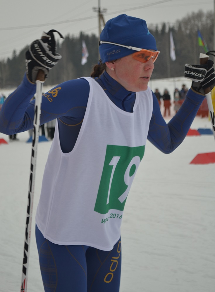 Валентина Телицина перед возвращением в биатлон бегала на «гладких» лыжах без винтовки. Фото: Александр Поскребышев